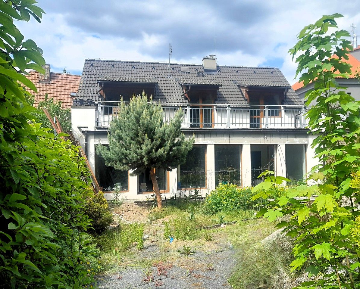 Prodej rodinného domu 290 m², pozemek 740 m²